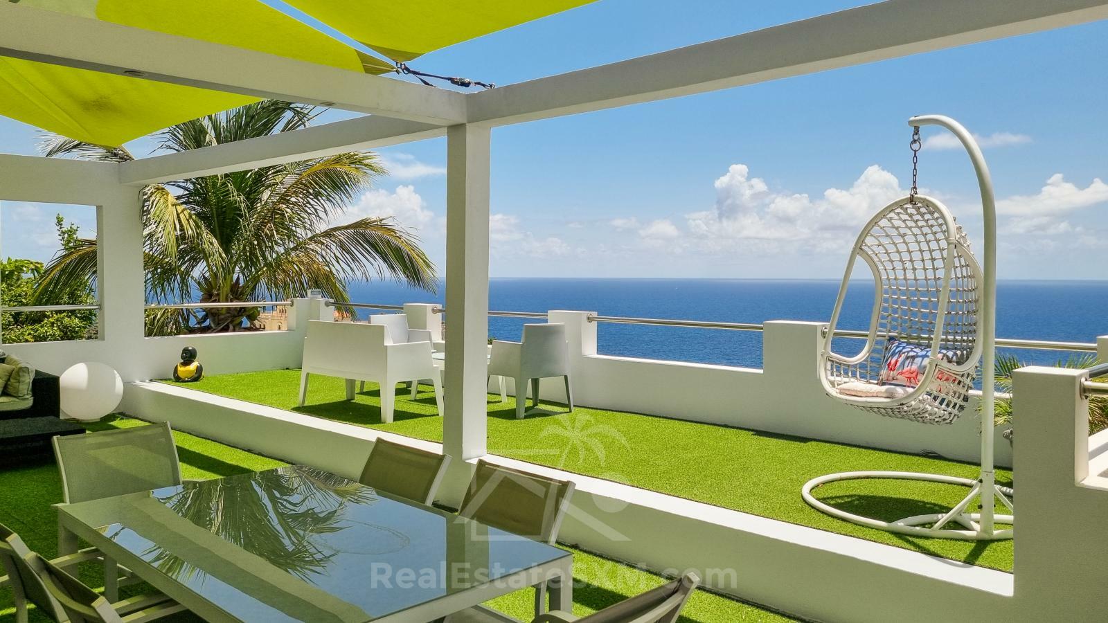 Point Blanche Penthouse for rent: stunning 3bed/2bath with huge sundeck and amazing ocean views