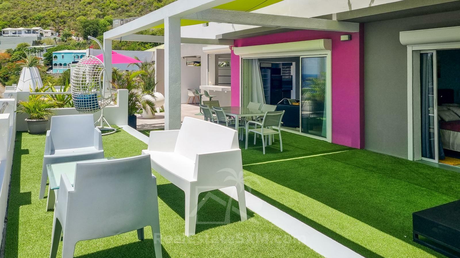 Point Blanche Penthouse for rent: stunning 3bed/2bath with huge sundeck and amazing ocean views