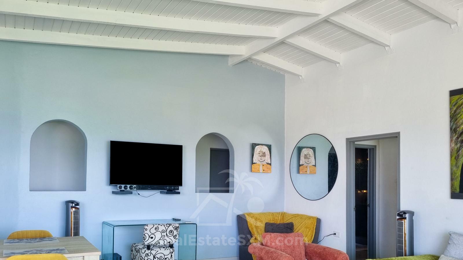 Point Blanche Penthouse for rent: stunning 3bed/2bath with huge sundeck and amazing ocean views