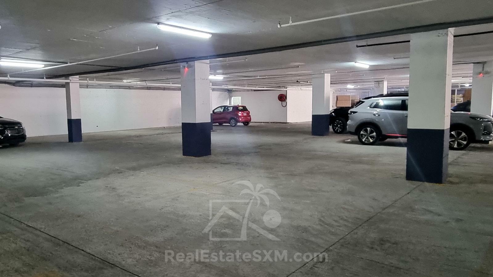 Large NEW 2-bedrooms Apartments FOR RENT. SXM, Cay Hill, Hospital Rd. Underground parking. Elevator