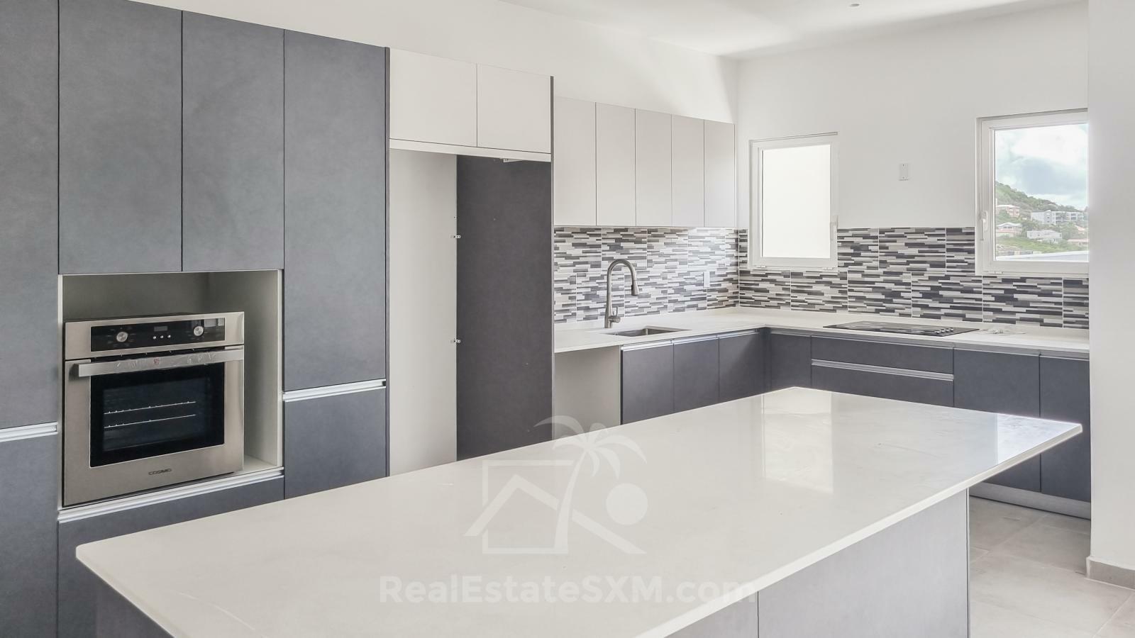 Large NEW 2-bedrooms Apartments FOR RENT. SXM, Cay Hill, Hospital Rd. Underground parking. Elevator