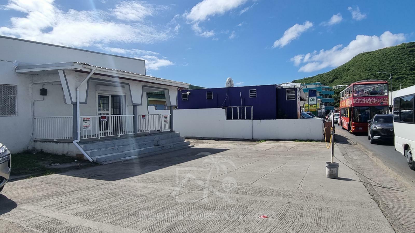 Cole Bay Commercial Space FOR RENT Welfare Rd SXM. Approx 150sqm + Garage. Location!!
