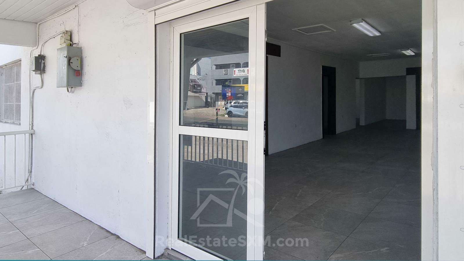 Cole Bay Commercial Space FOR RENT Welfare Rd SXM. Approx 150sqm + Garage. Location!!
