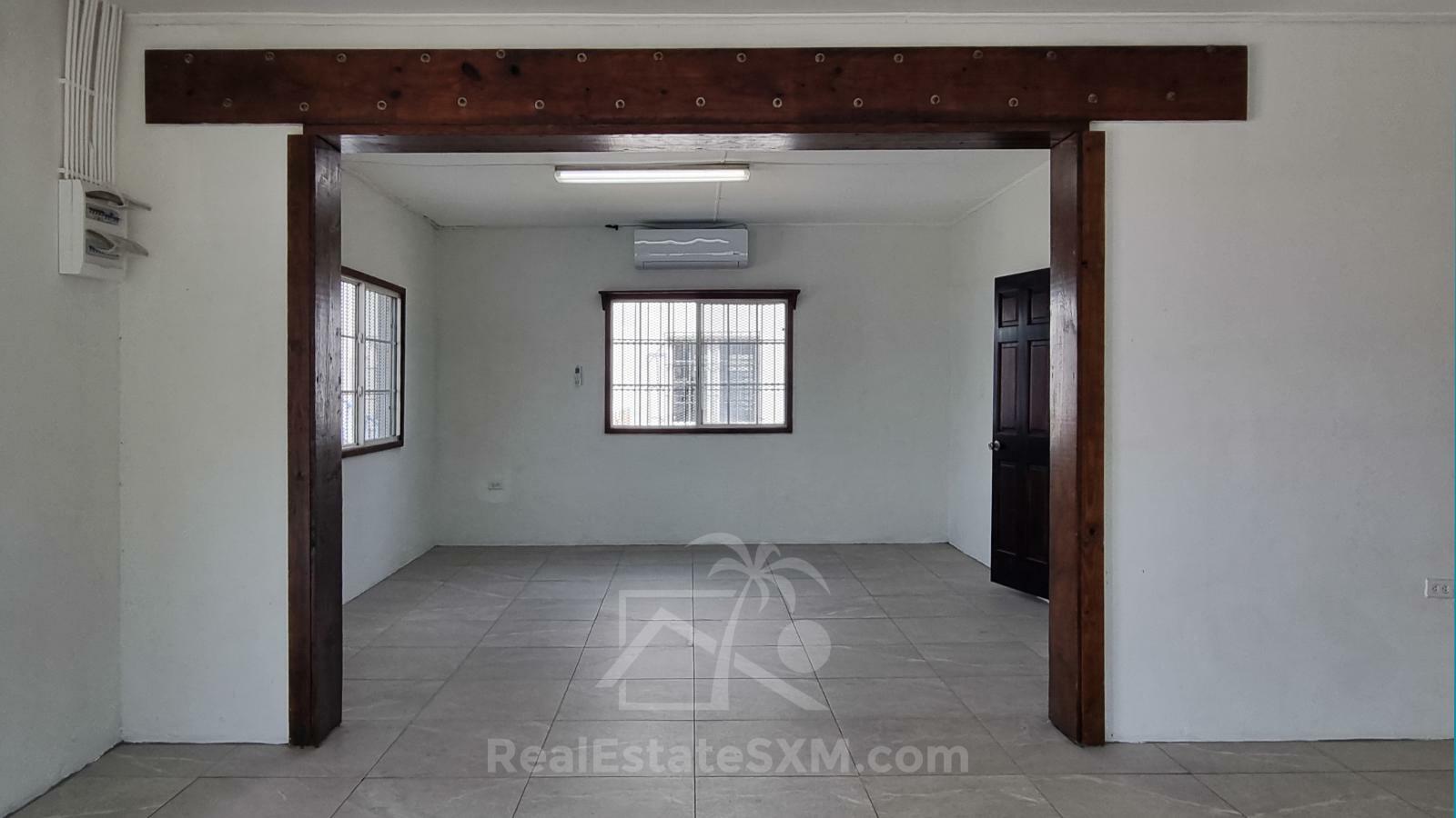 Cole Bay Commercial Space FOR RENT Welfare Rd SXM. Approx 150sqm + Garage. Location!!