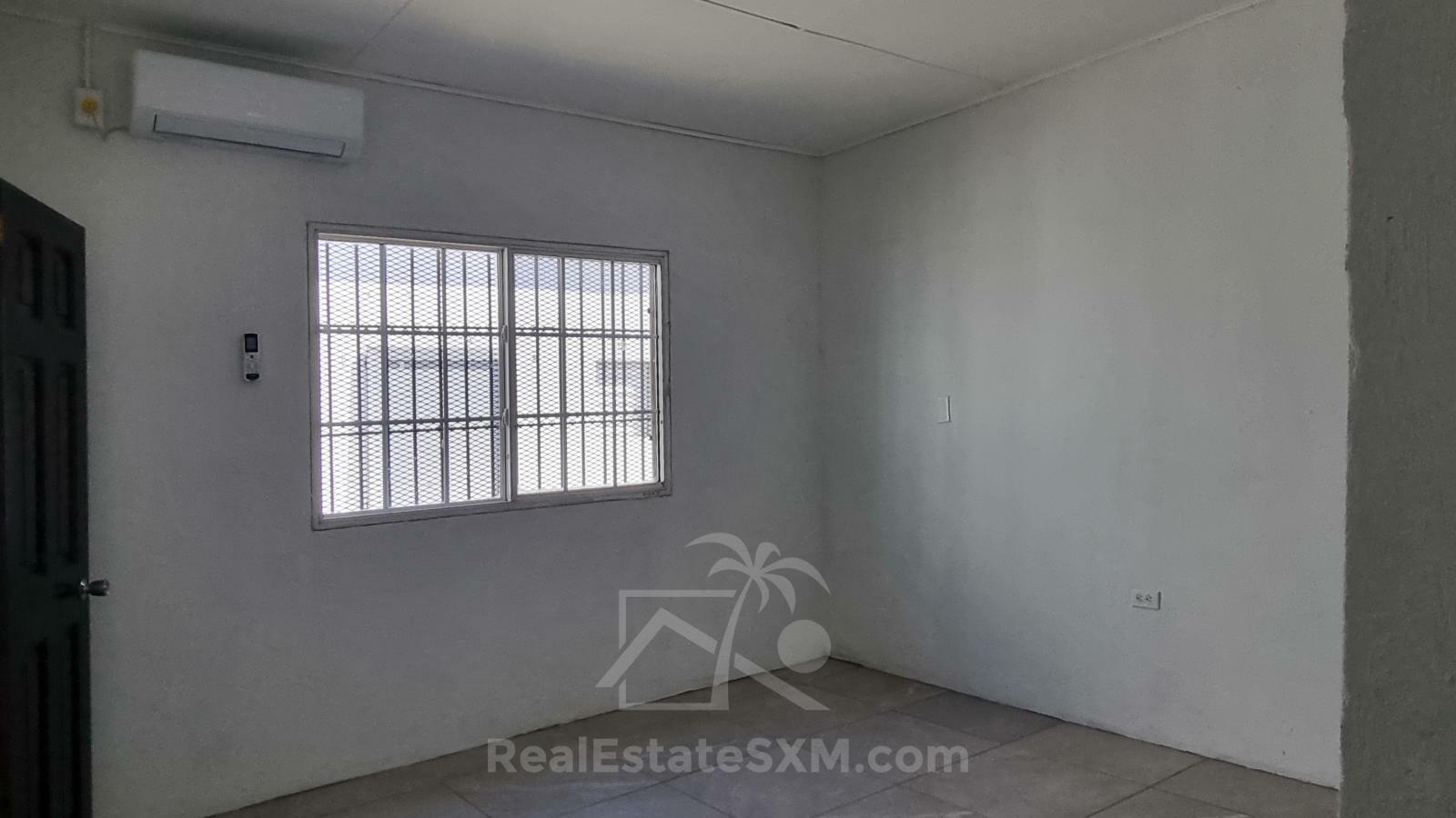 Cole Bay Commercial Space FOR RENT Welfare Rd SXM. Approx 150sqm + Garage. Location!!