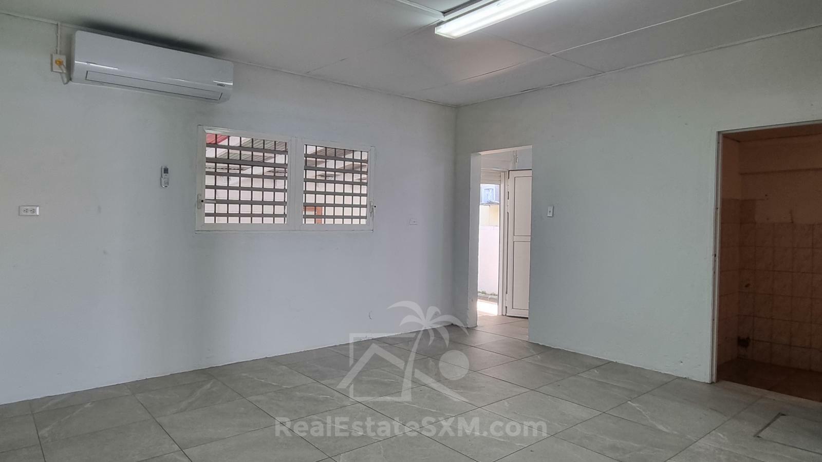 Cole Bay Commercial Space FOR RENT Welfare Rd SXM. Approx 150sqm + Garage. Location!!