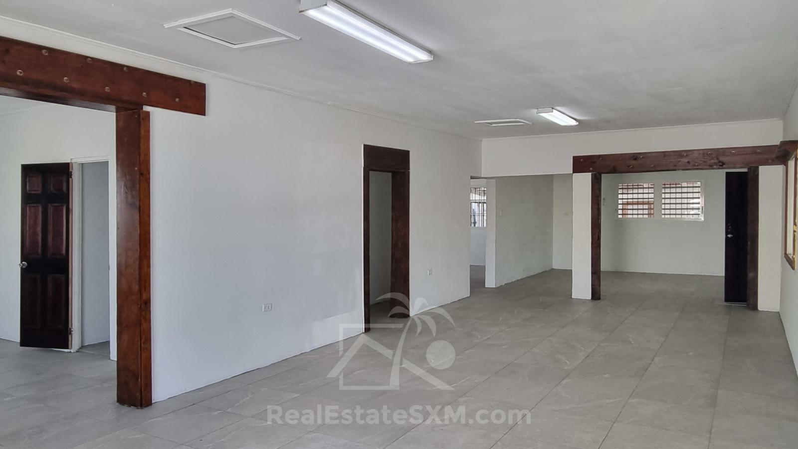 Cole Bay Commercial Space FOR RENT Welfare Rd SXM. Approx 150sqm + Garage. Location!!