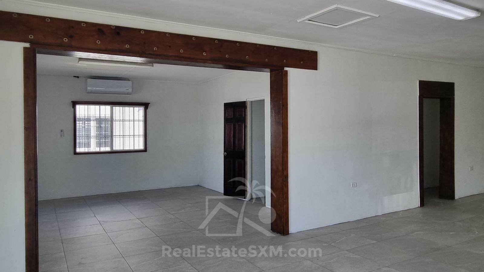 Cole Bay Commercial Space FOR RENT Welfare Rd SXM. Approx 150sqm + Garage. Location!!