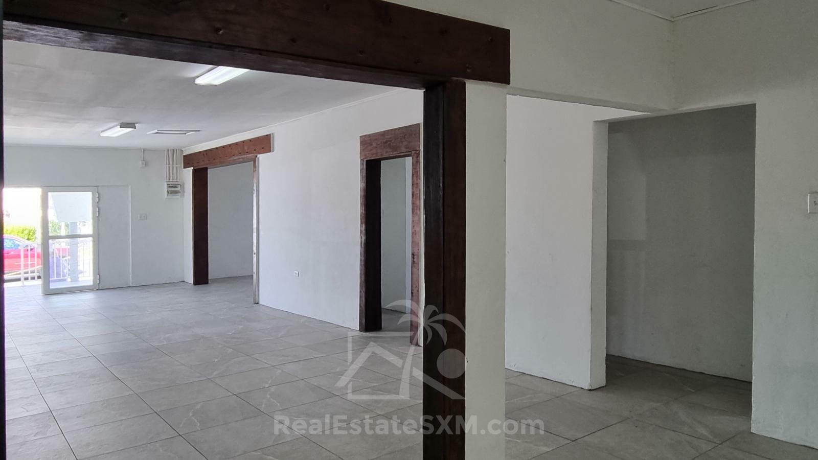 Cole Bay Commercial Space FOR RENT Welfare Rd SXM. Approx 150sqm + Garage. Location!!