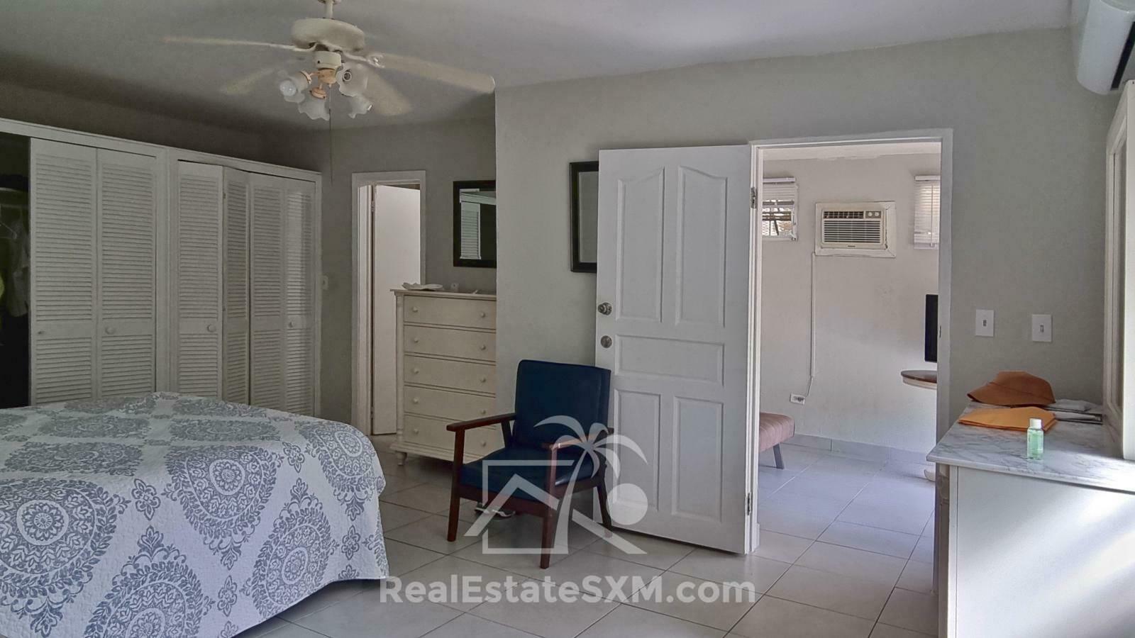 St Maarten Pelican Key condo For Sale. Relaxed Atmosphere and proximity to the Beach, Restaurants