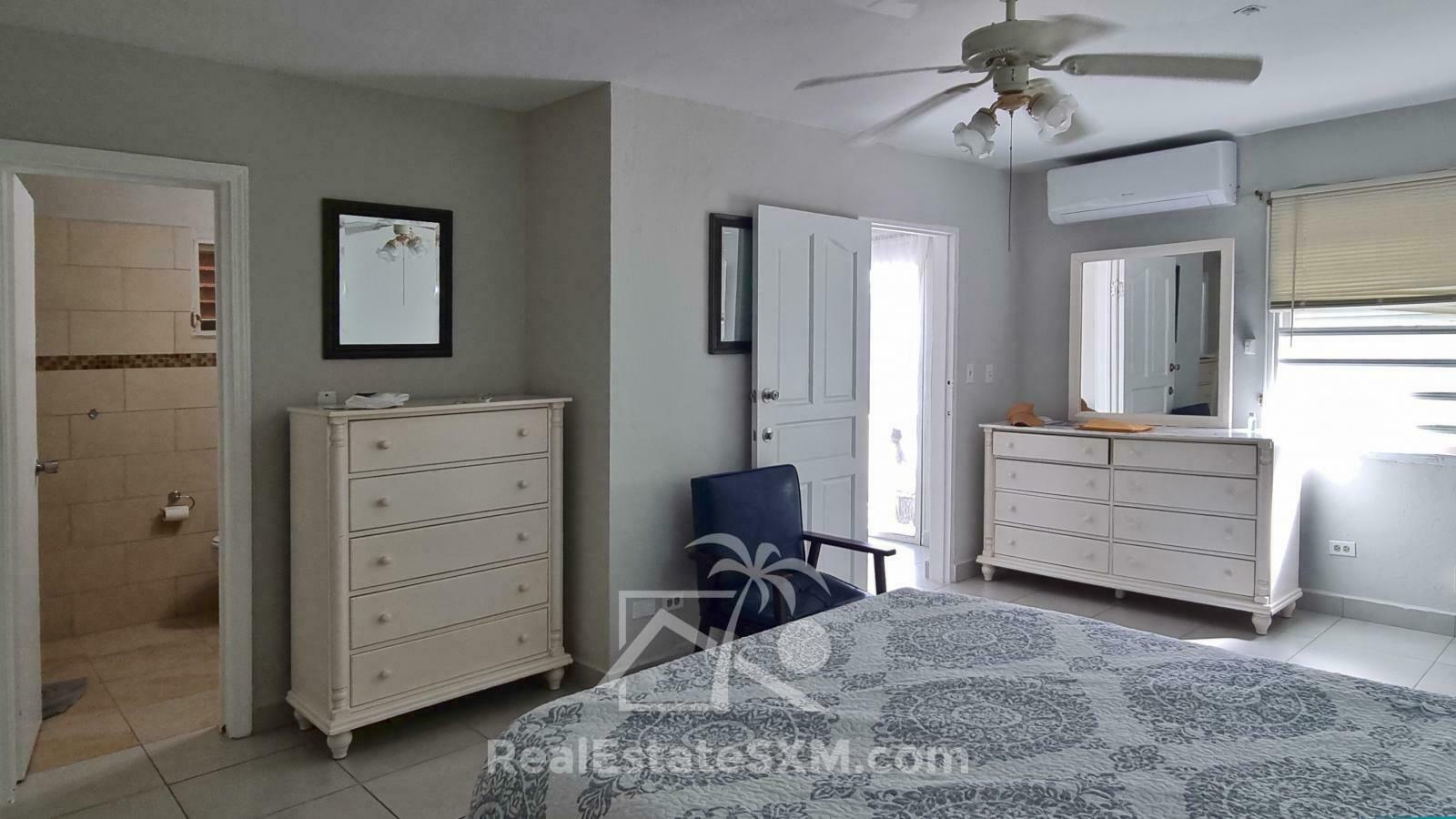 St Maarten Pelican Key condo For Sale. Relaxed Atmosphere and proximity to the Beach, Restaurants