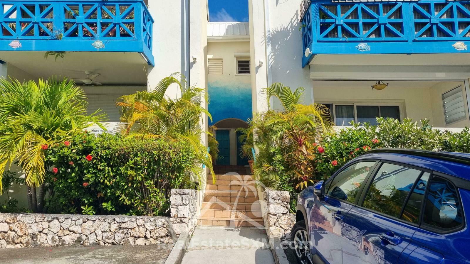 St Maarten Pelican Key condo For Sale. Relaxed Atmosphere and proximity to the Beach, Restaurants