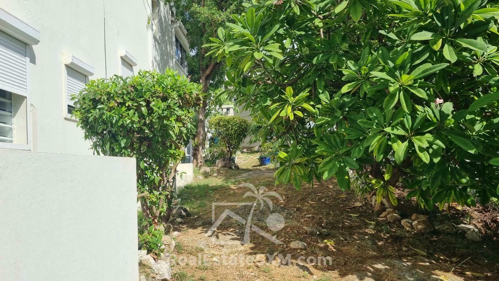 St Maarten Pelican Key condo For Sale. Relaxed Atmosphere and proximity to the Beach, Restaurants