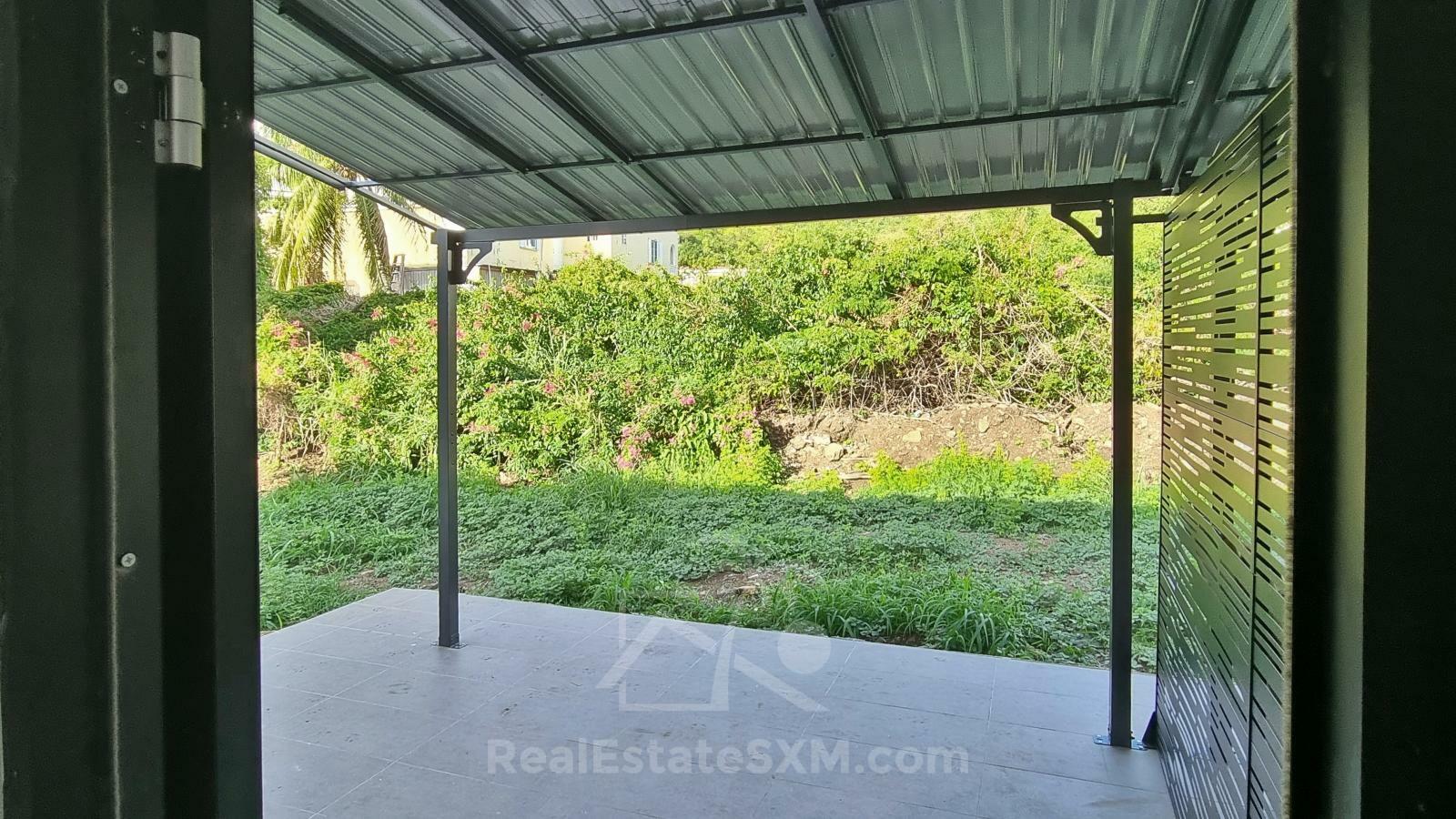 Cole Bay. Brand NEW apartment FOR RENT. Quiet and central location. 2 Parking spots. Porch