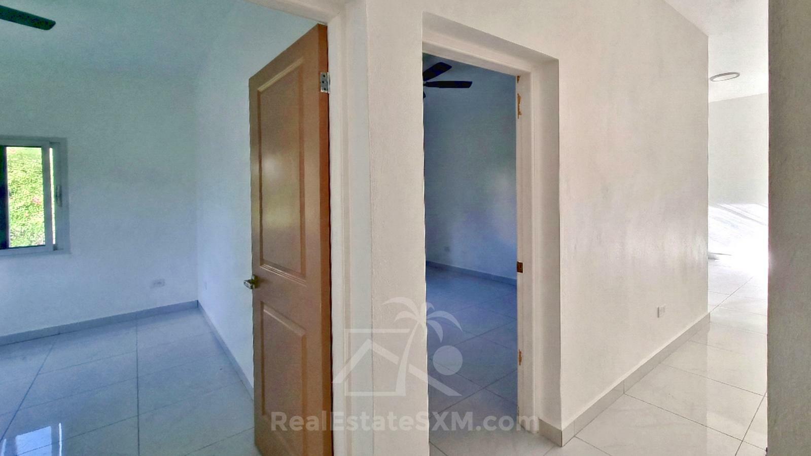 Cole Bay. Brand NEW apartment FOR RENT. Quiet and central location. 2 Parking spots. Porch