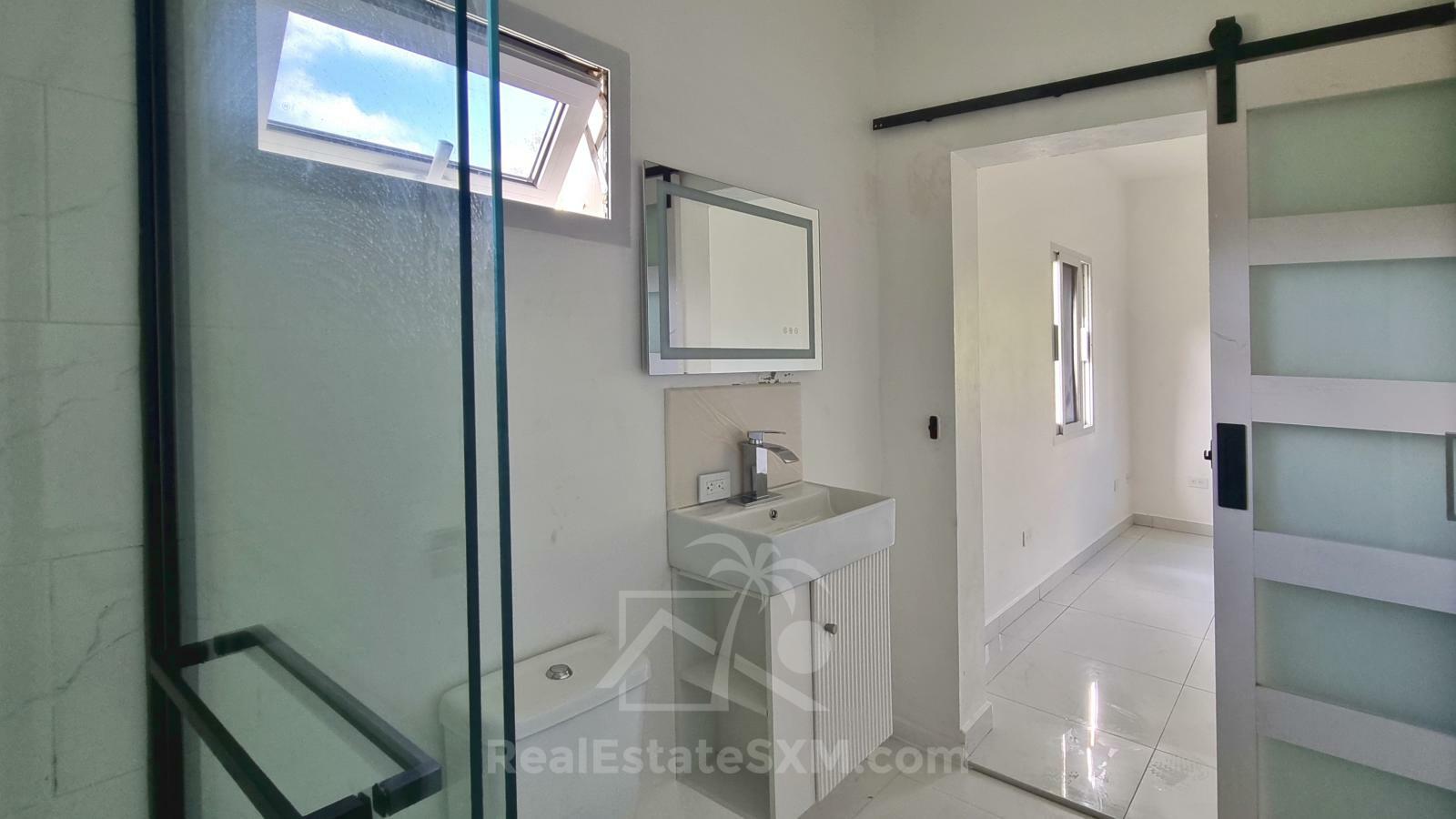 Cole Bay. Brand NEW apartment FOR RENT. Quiet and central location. 2 Parking spots. Porch