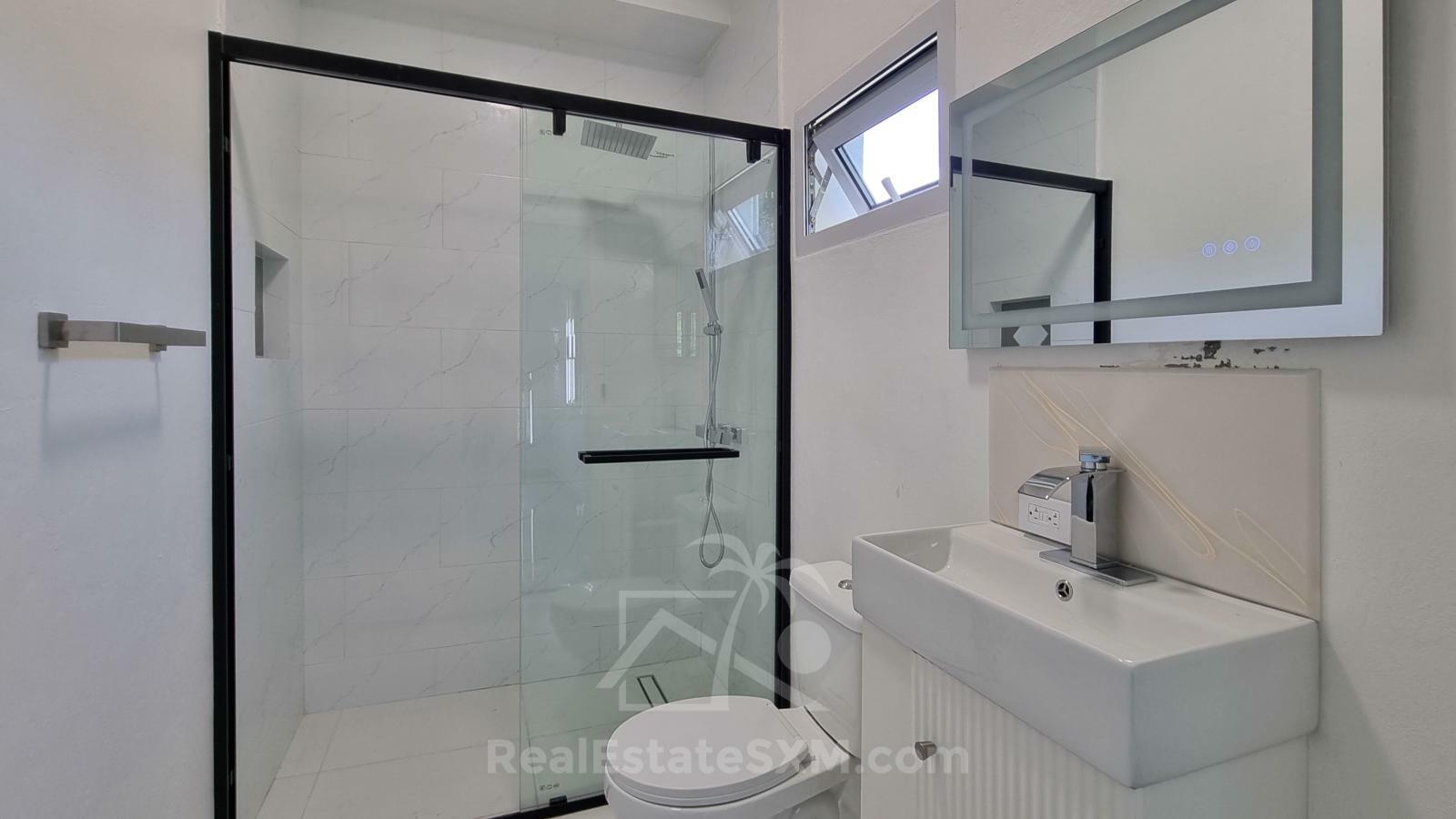Cole Bay. Brand NEW apartment FOR RENT. Quiet and central location. 2 Parking spots. Porch