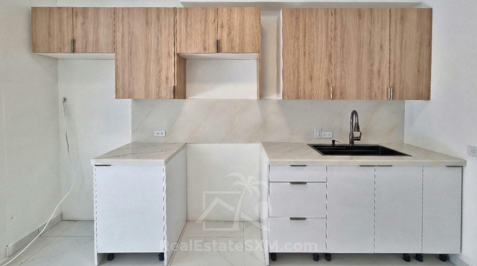 Cole Bay. Brand NEW apartment FOR RENT. Quiet and central location. 2 Parking spots. Porch