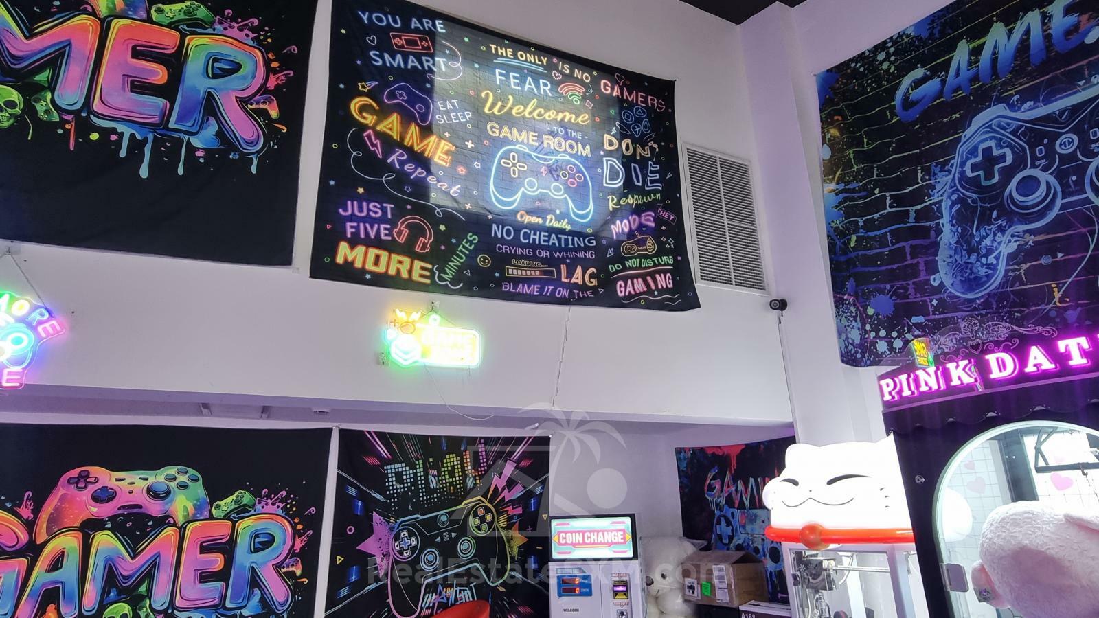 Business for sale: Boutique Arcade, Amusement Game Center in Simpson Bay, St Maarten.