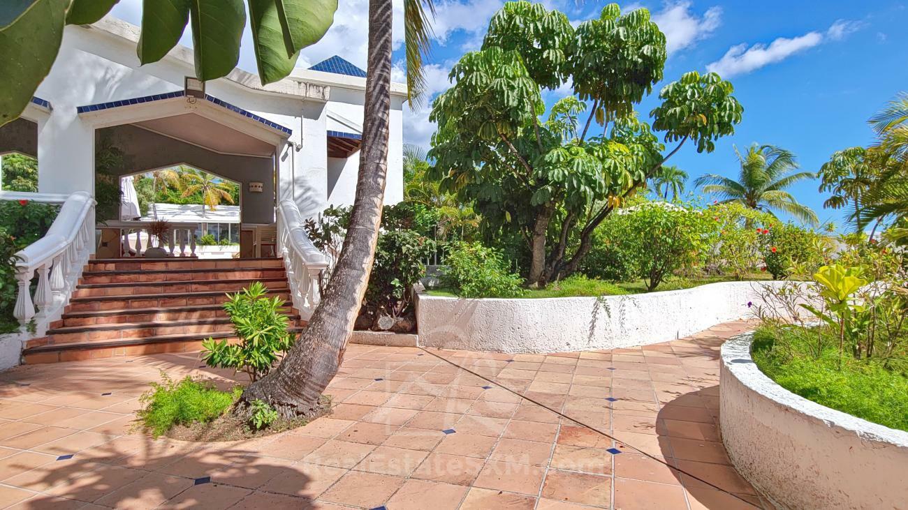 St. Maarten Real Estate FOR SALE studio Cupecoy Sapphire. Ocean & Sunset Views. 231