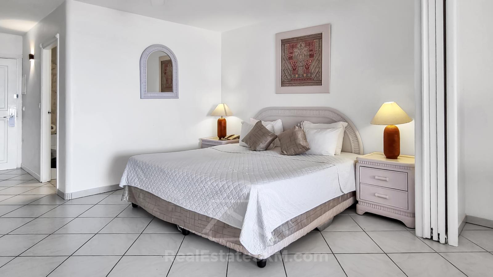 St. Maarten Real Estate FOR SALE studio Cupecoy Sapphire. Ocean & Sunset Views. 231