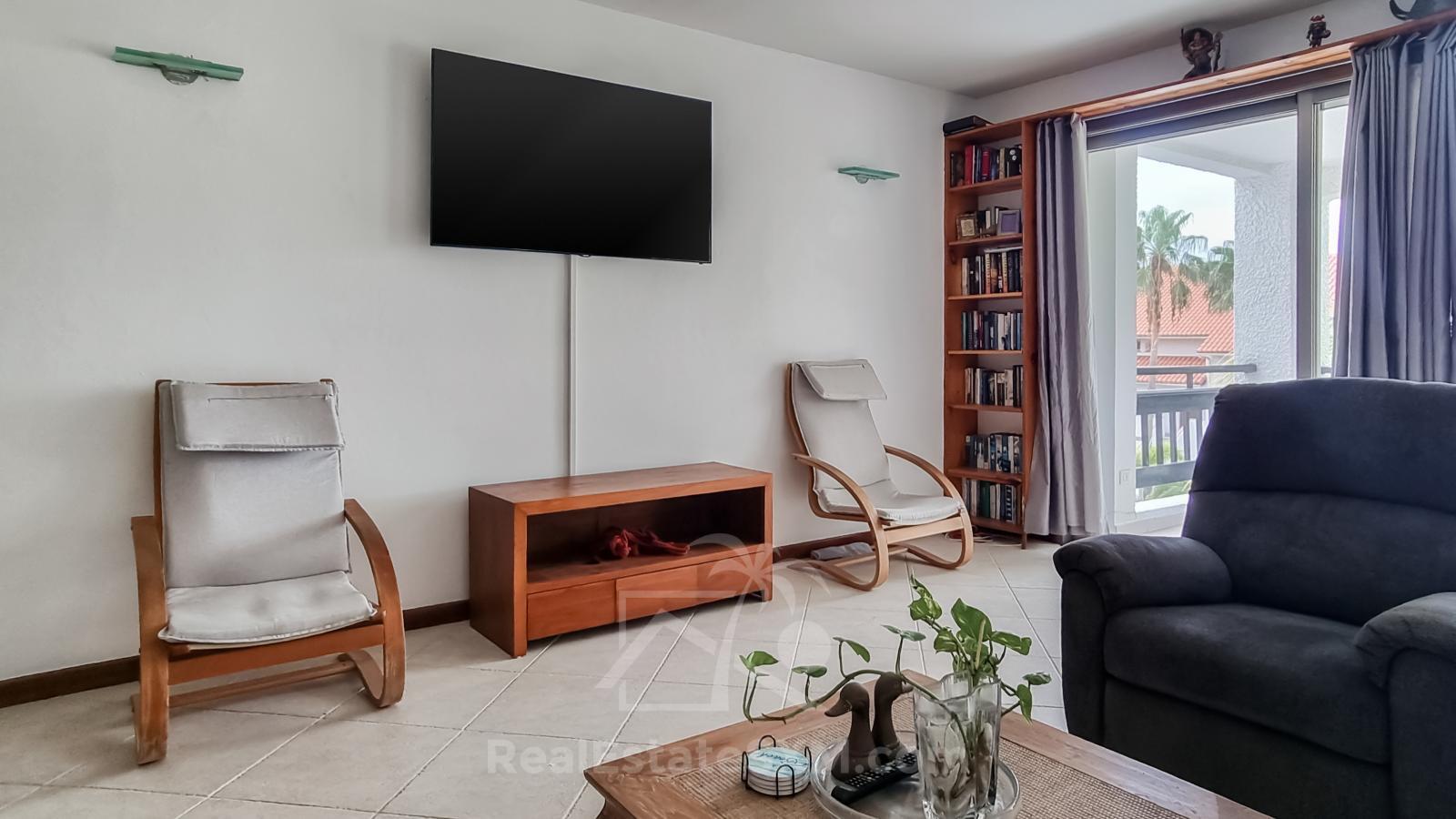 Studio FOR RENT Simpson Bay Yacht Club. Higher floor & nice view. 24/7 Security. Pool Tennis Parking