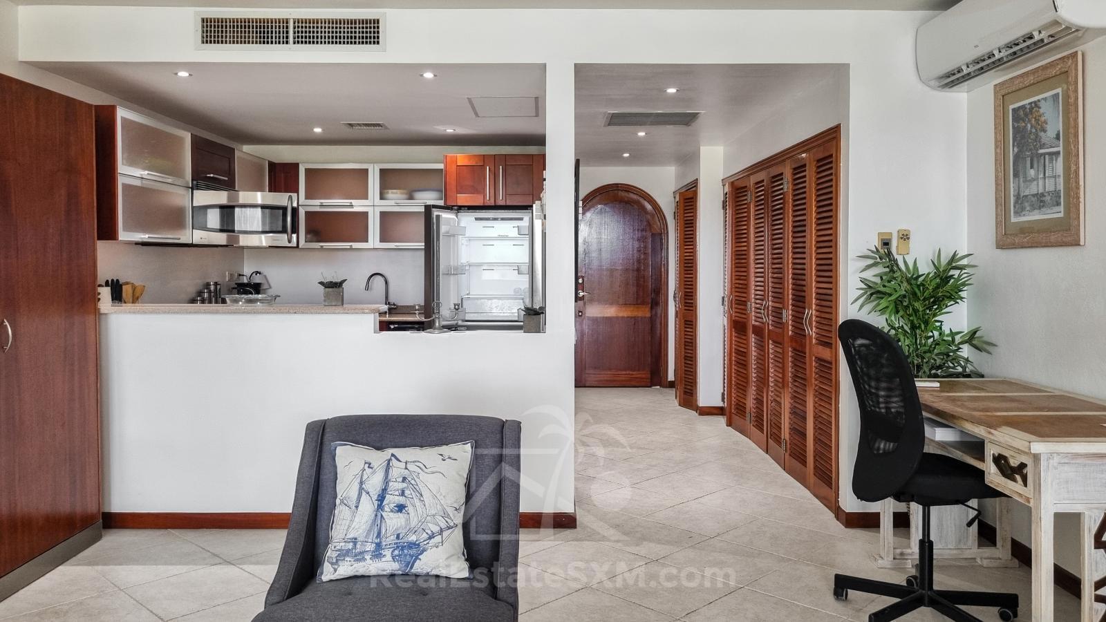 Studio FOR RENT Simpson Bay Yacht Club. Higher floor & nice view. 24/7 Security. Pool Tennis Parking