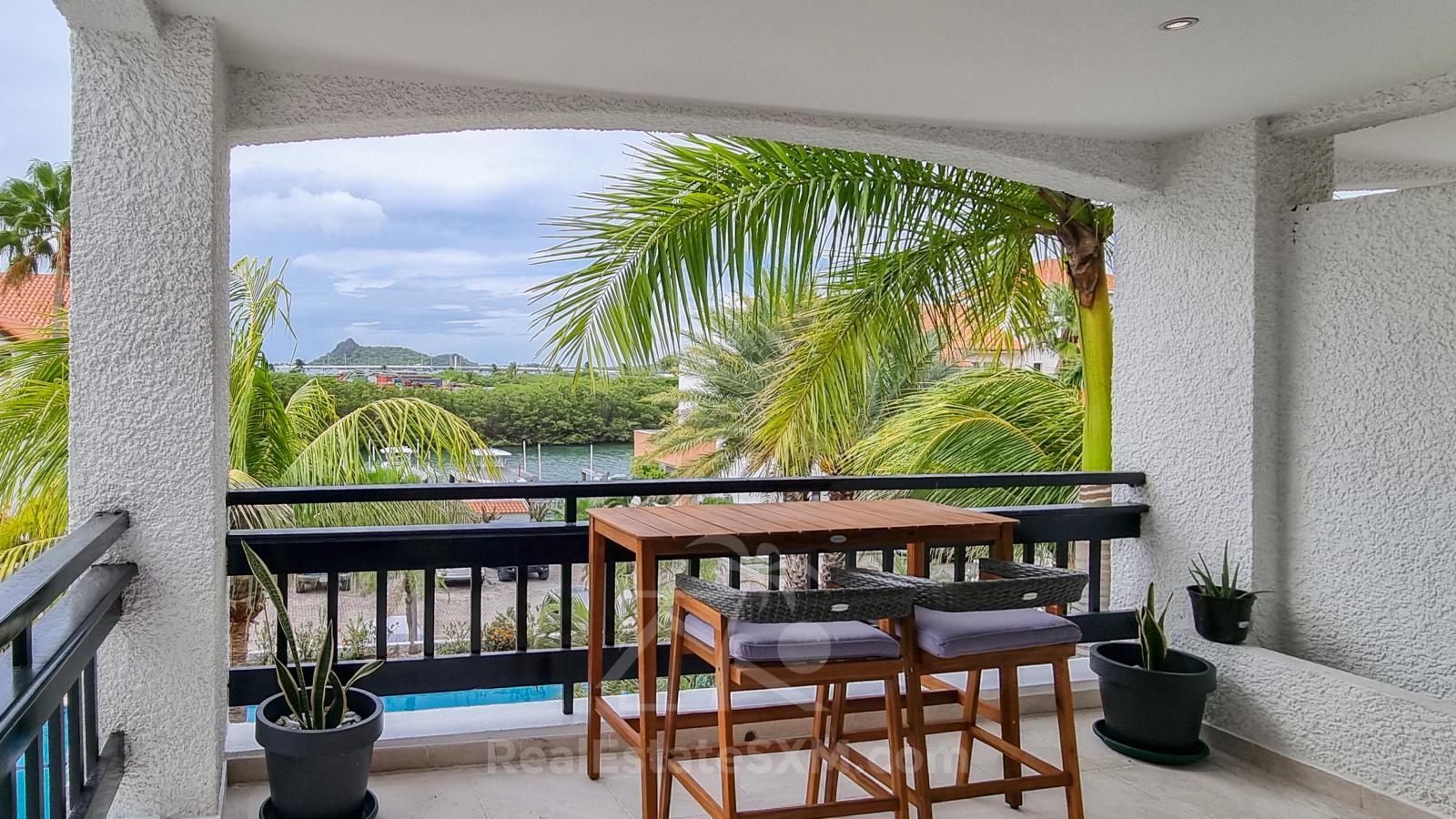 Studio FOR RENT Simpson Bay Yacht Club. Higher floor & nice view. 24/7 Security. Pool Tennis Parking