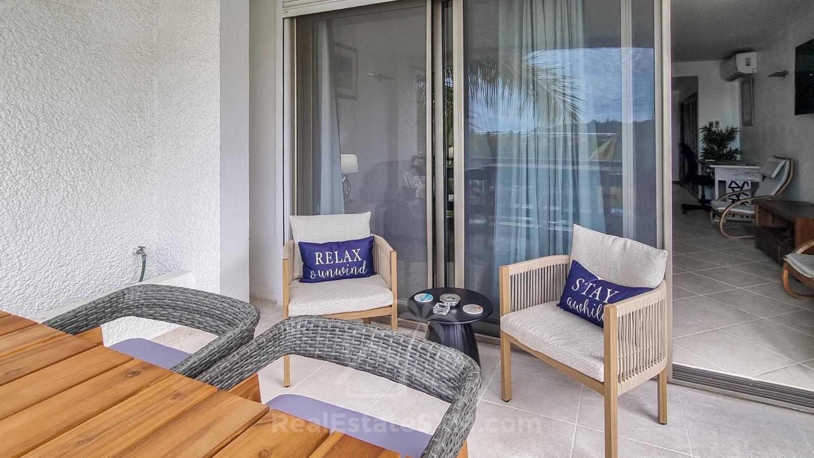 Studio FOR RENT Simpson Bay Yacht Club. Higher floor & nice view. 24/7 Security. Pool Tennis Parking