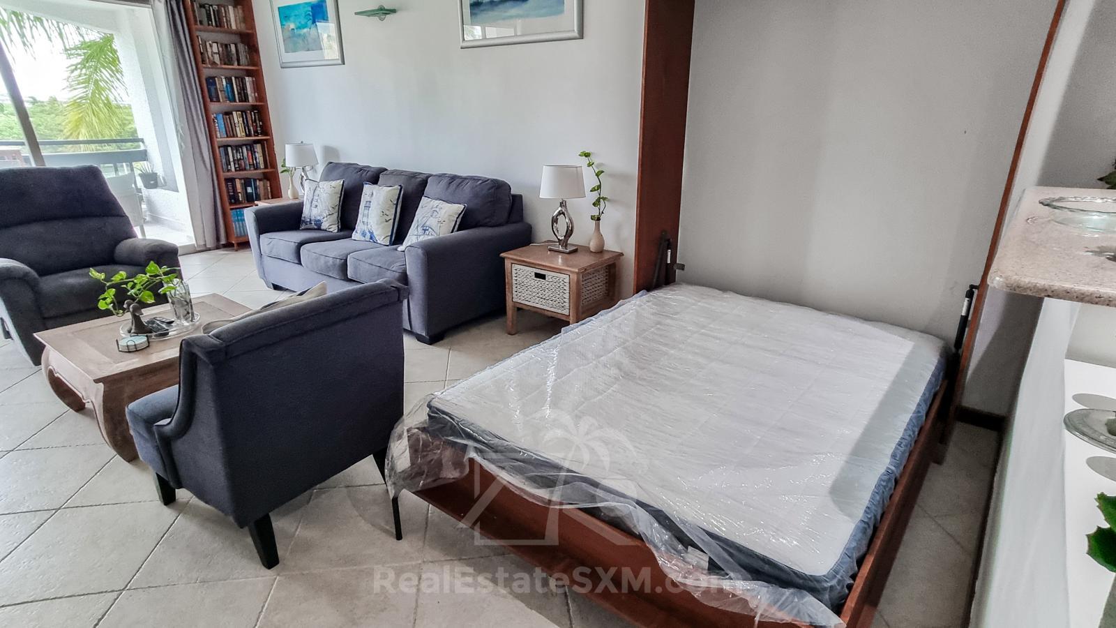 Studio FOR RENT Simpson Bay Yacht Club. Higher floor & nice view. 24/7 Security. Pool Tennis Parking