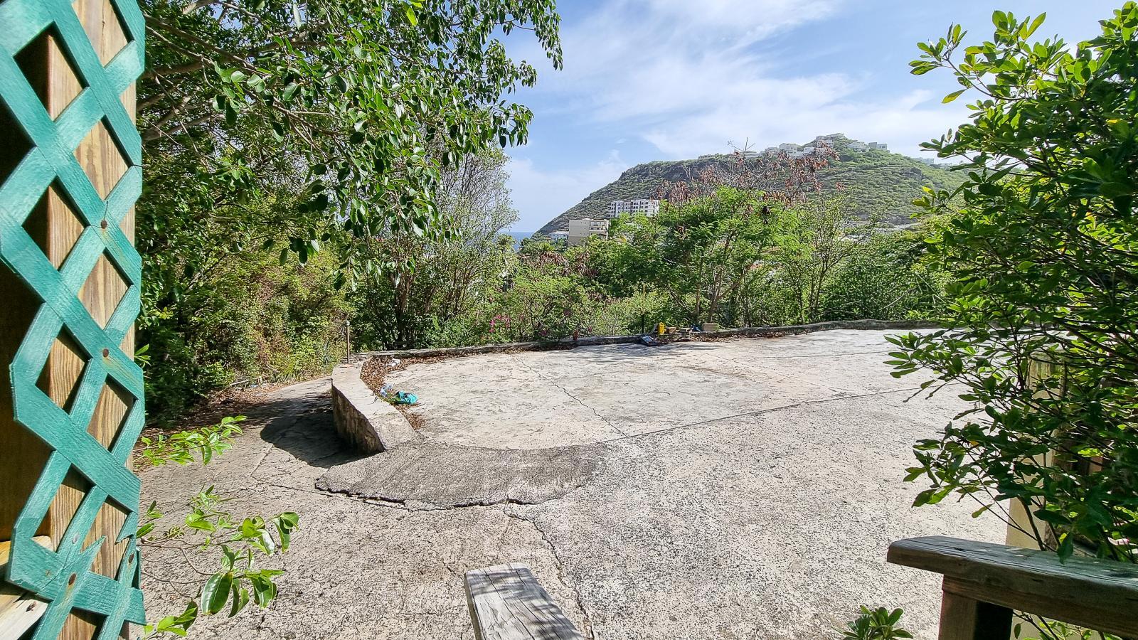 House for sale in Point Blanche, St Maarten. Big lot. Ocean view. Great potential. Quiet residential