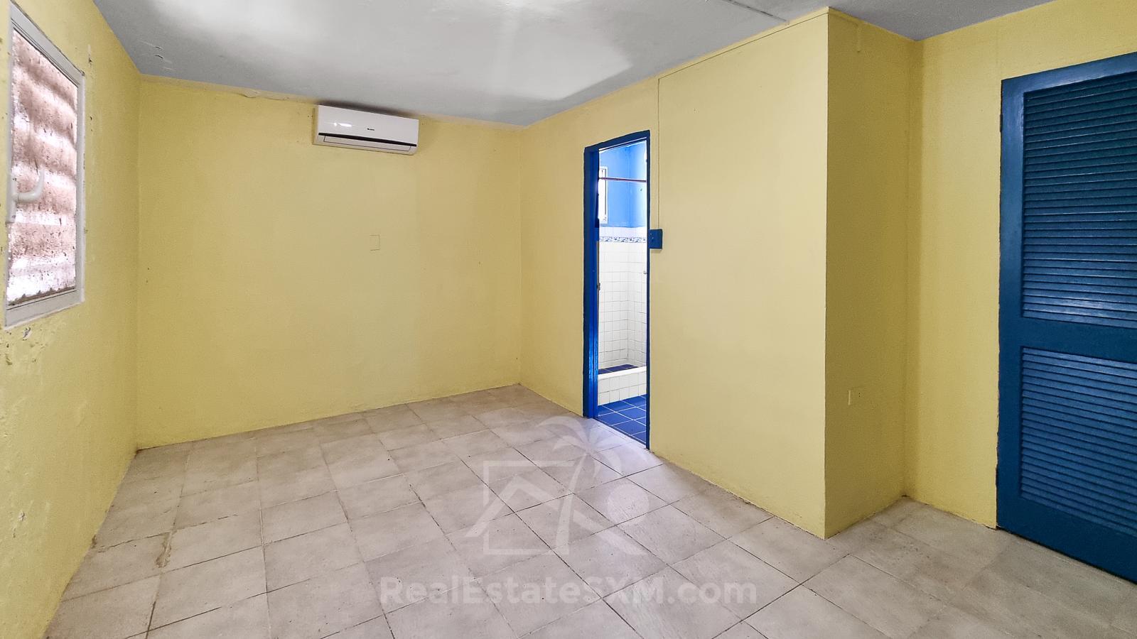 House for sale in Point Blanche, St Maarten. Big lot. Ocean view. Great potential. Quiet residential
