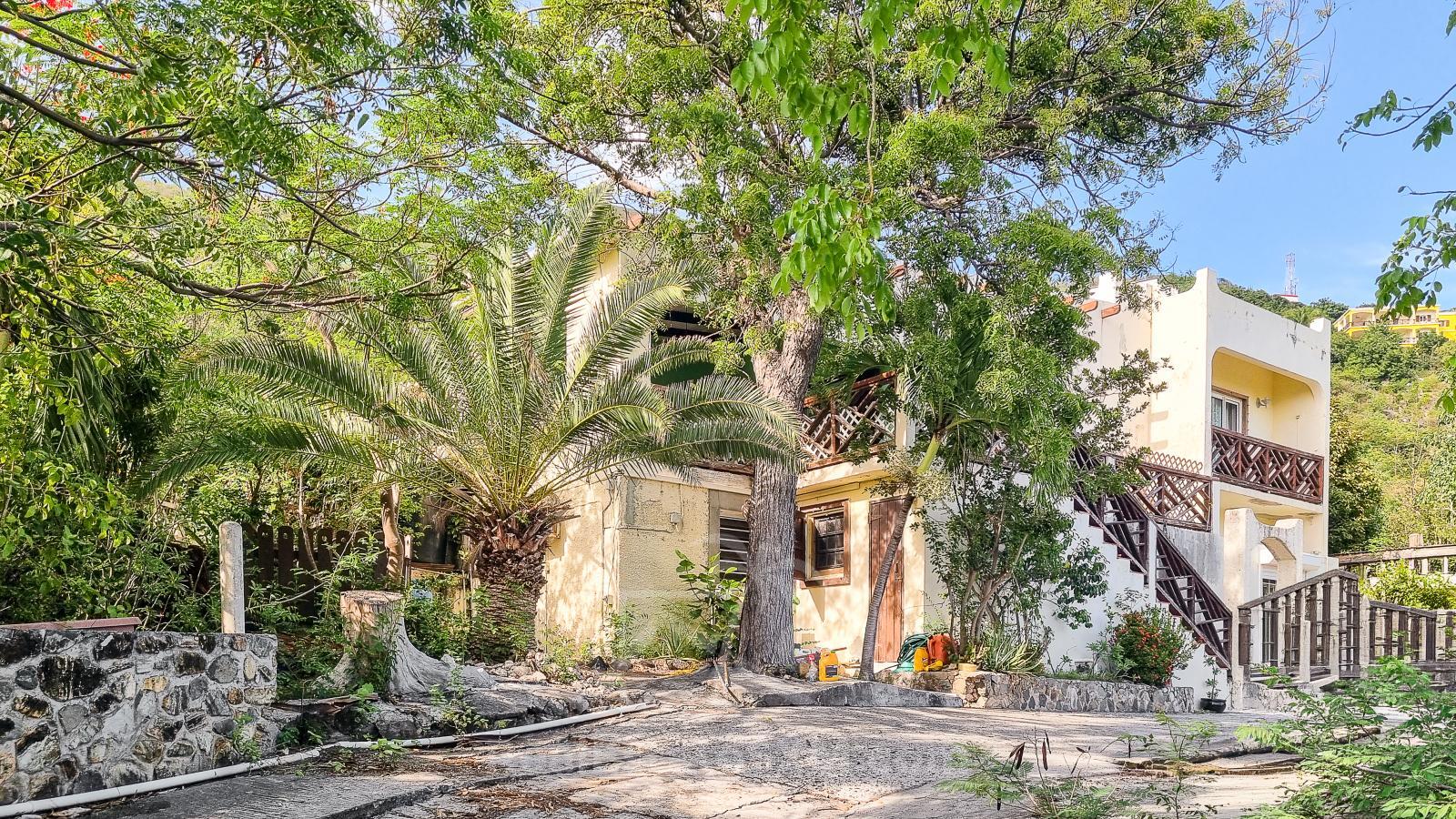 House for sale in Point Blanche, St Maarten. Big lot. Ocean view. Great potential. Quiet residential