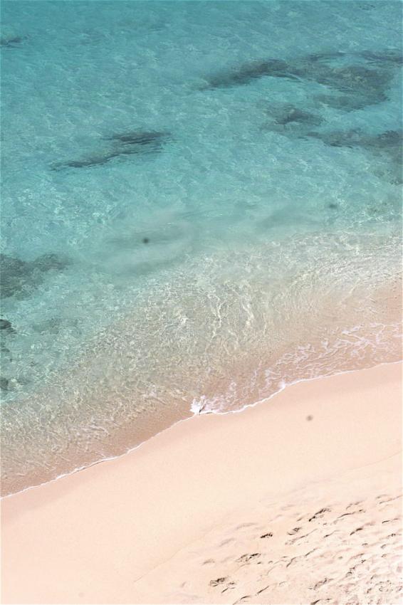 St Maarten real estate for sale, beachfront residence Aqualina Beach Club Simpson Bay SXM