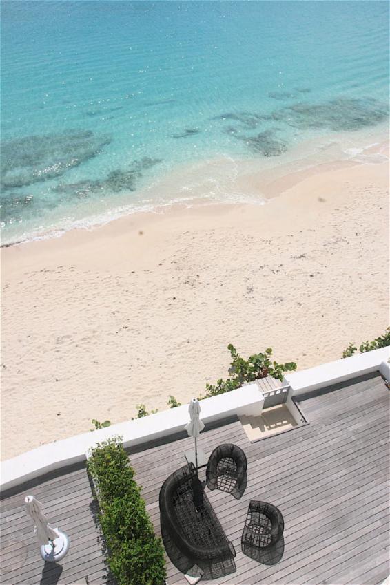 St Maarten real estate for sale, beachfront residence Aqualina Beach Club Simpson Bay SXM