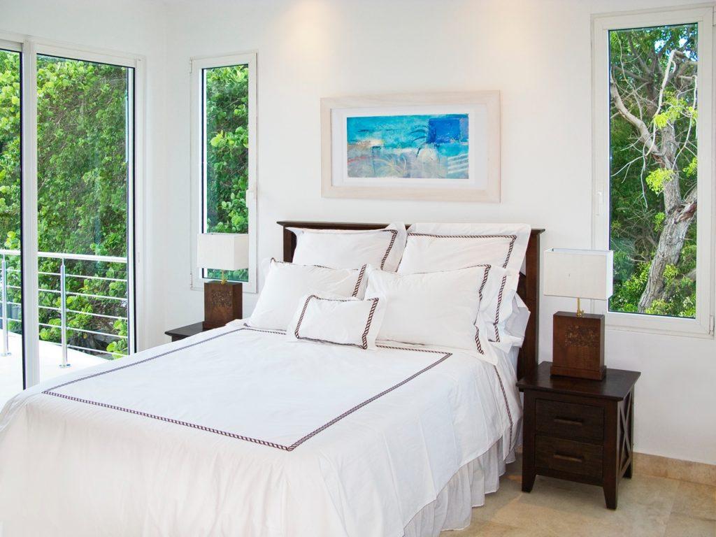 St Maarten real estate for sale, beachfront residence Aqualina Beach Club Simpson Bay SXM
