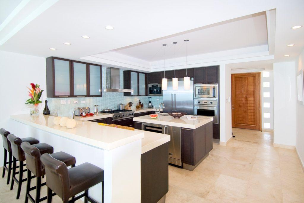 St Maarten real estate for sale, beachfront residence Aqualina Beach Club Simpson Bay SXM