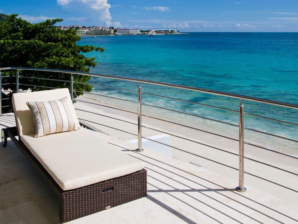St Maarten real estate for sale, beachfront residence Aqualina Beach Club Simpson Bay SXM