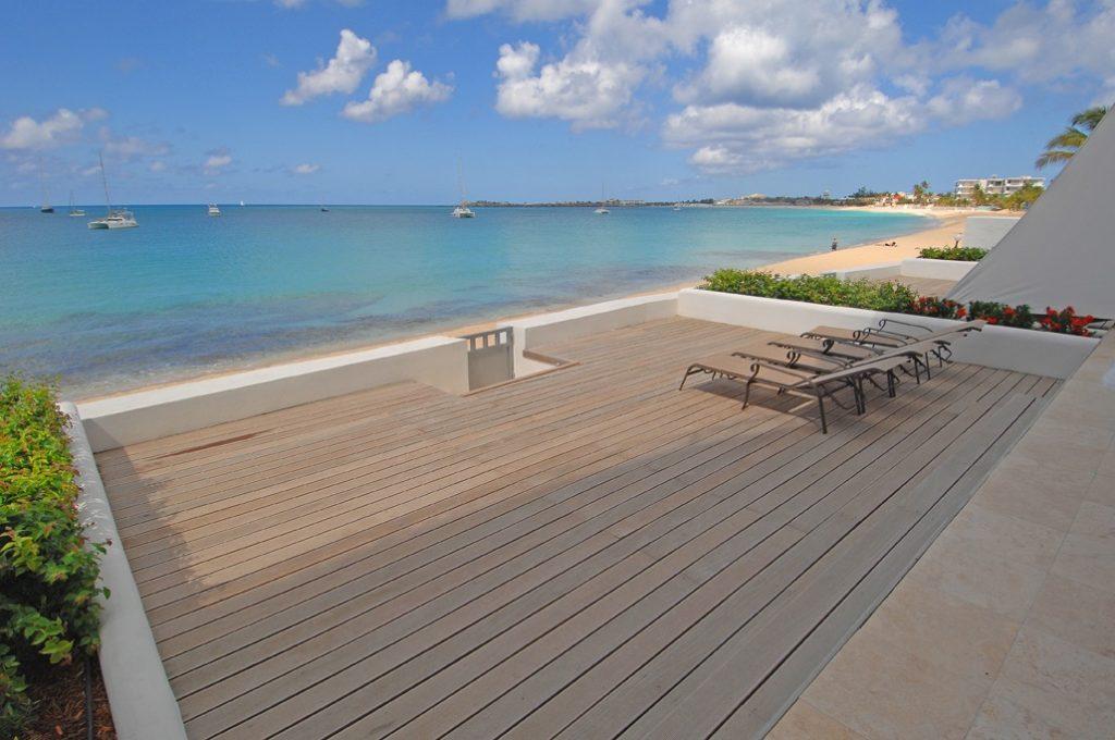 St Maarten real estate for sale, beachfront residence Aqualina Beach Club Simpson Bay SXM