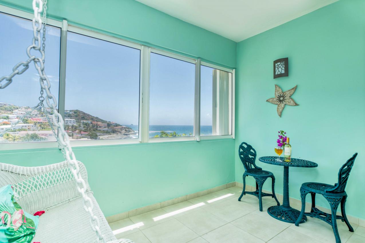 St Maarten oceanfront apartment, 2 bedrooms in Point Blanche with ocean view, swimming pool