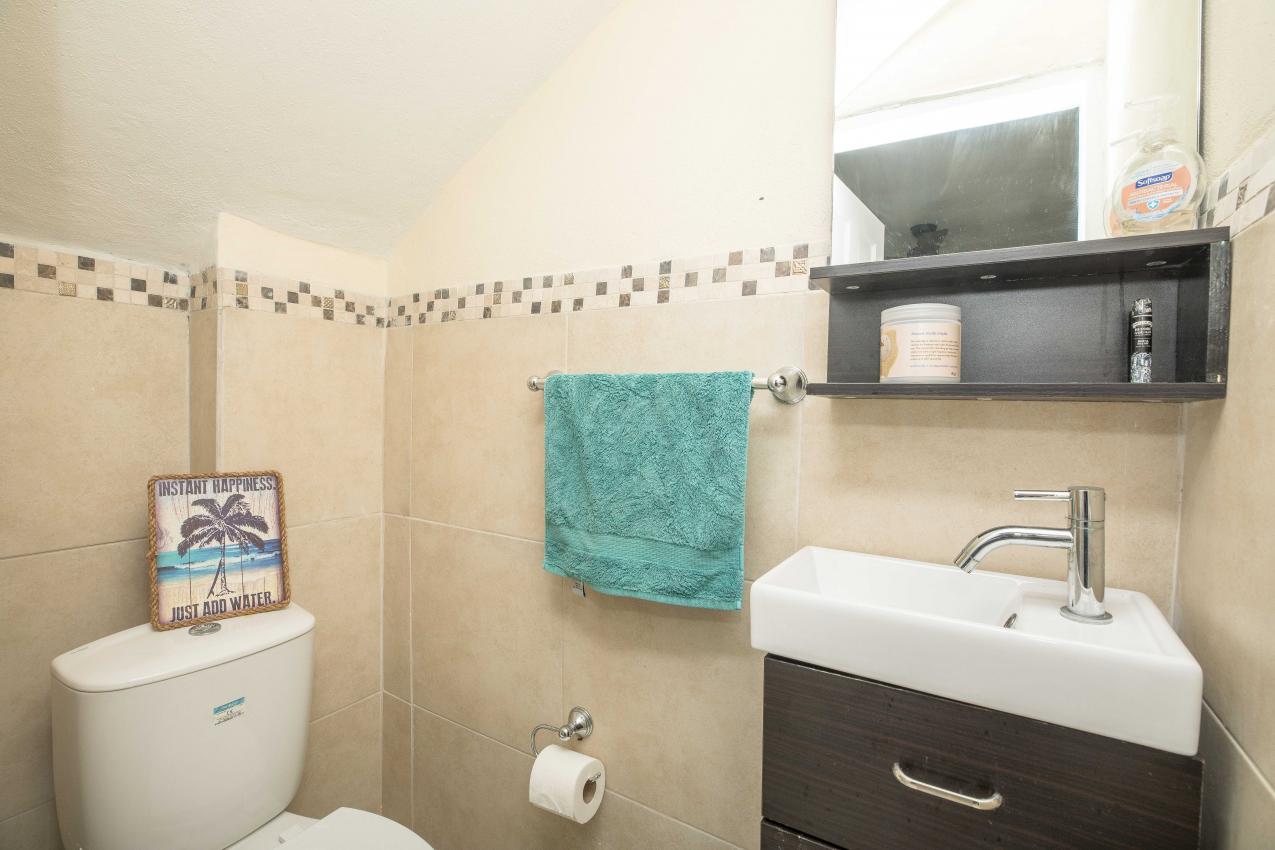 St Maarten oceanfront apartment, 2 bedrooms in Point Blanche with ocean view, swimming pool