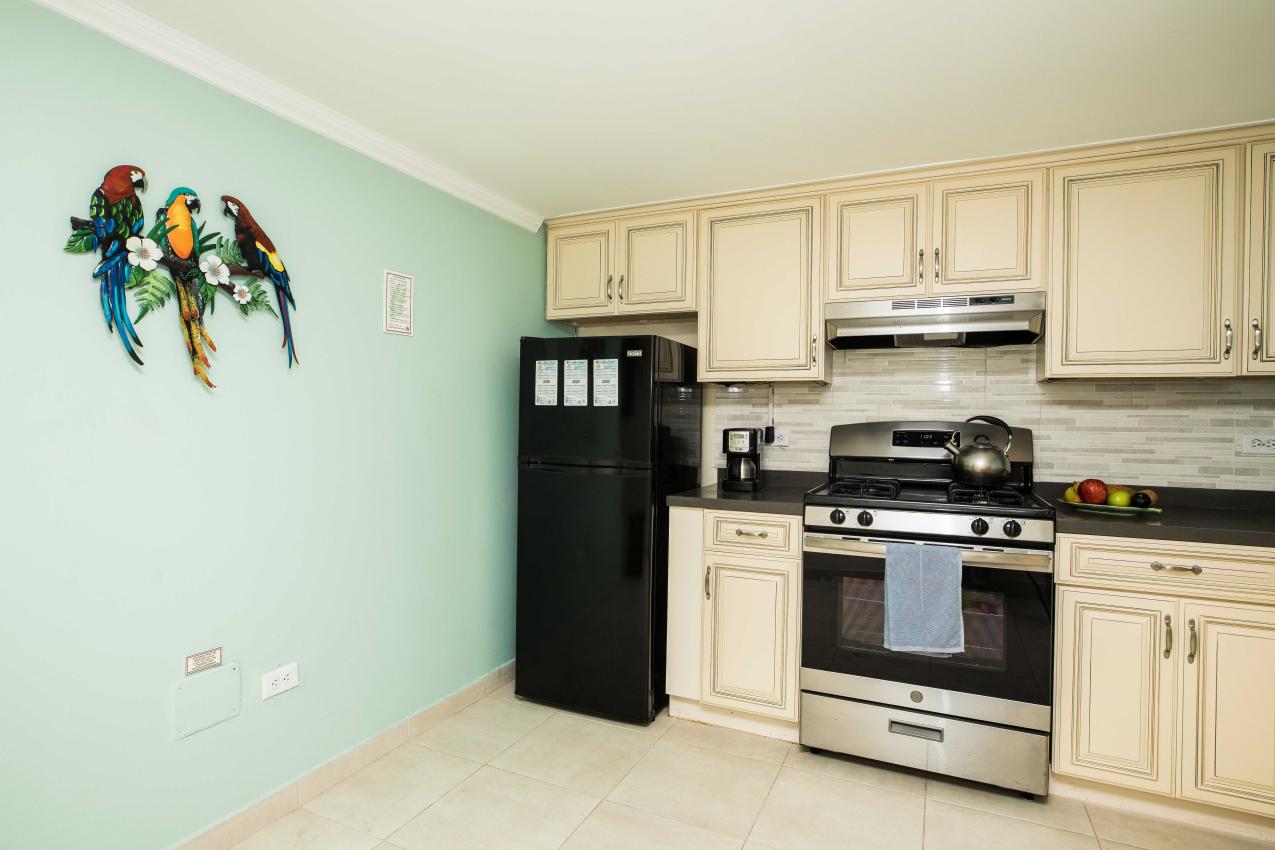 St Maarten oceanfront apartment, 2 bedrooms in Point Blanche with ocean view, swimming pool