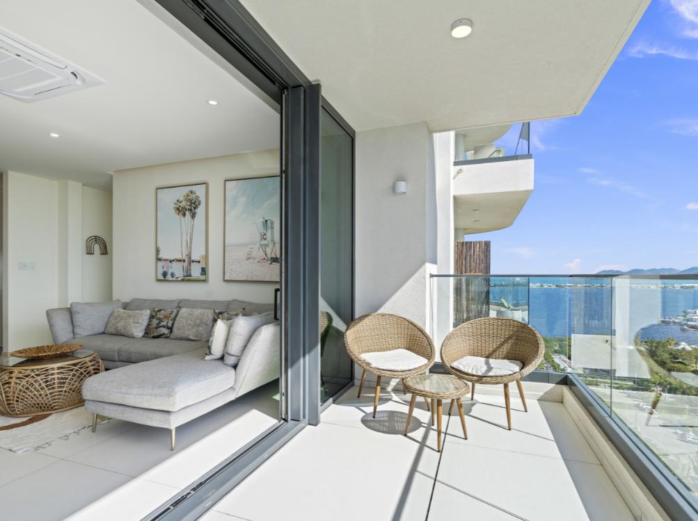 Condo for sale in St Maarten Cupecoy Fourteen Towers. Incredible panoramic ocean view. B1602