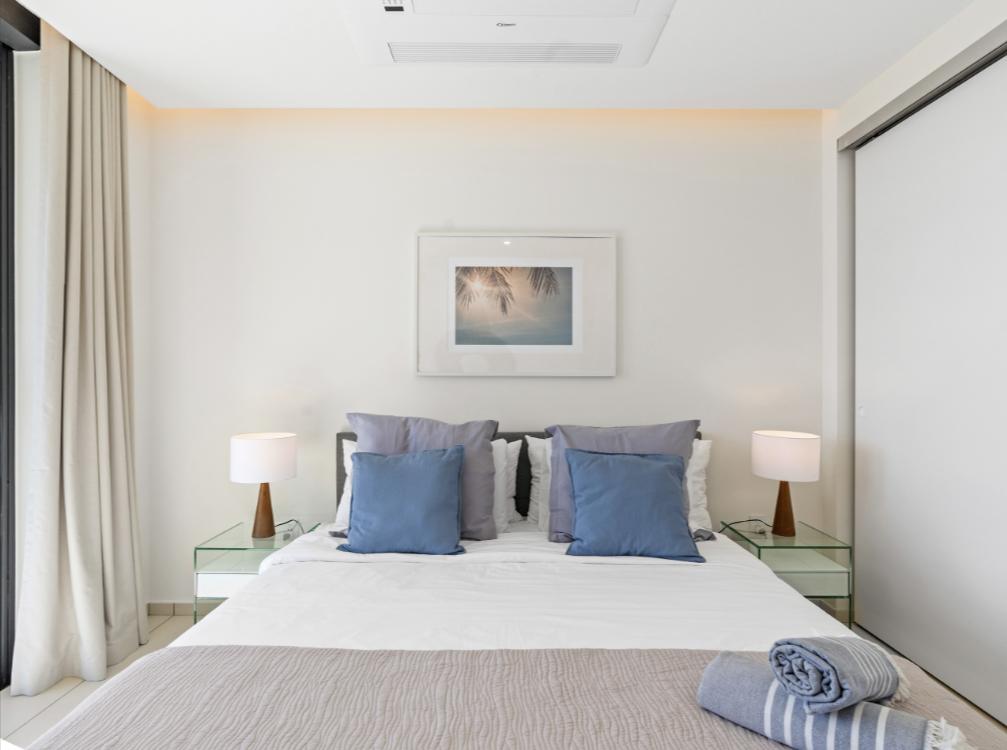 Condo for sale in St Maarten Cupecoy Fourteen Towers. Incredible panoramic ocean view. B1602