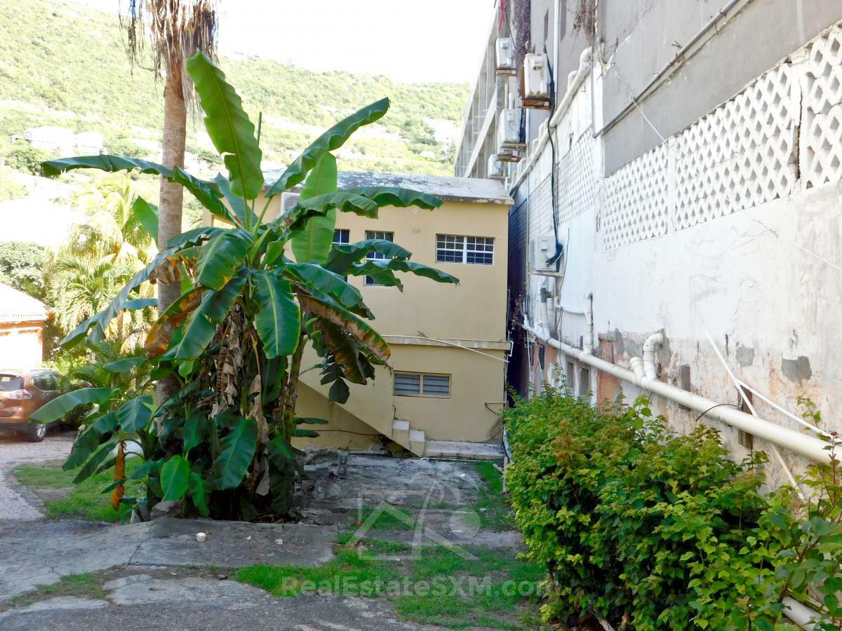 St Maarten House For Sale. Point Blanche. Flat land.  4BR + extra income 2x 1BR. Garage